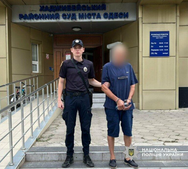 Фатальна сімейна конфлікт в Одесі: дружина вижила після двох нападів чоловіка шилом.