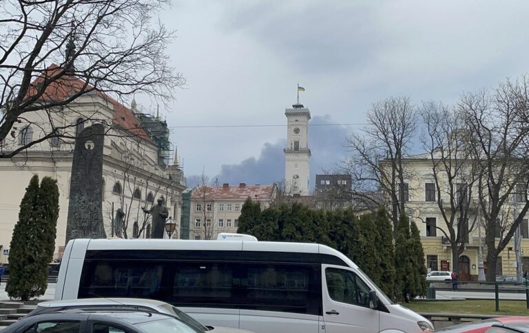 Львів під обстрілом 5 жовтня: в деяких зонах міста без електрики та призупинено транспортне сполучення.