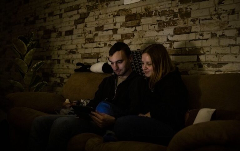 Графіки відключень електроенергії в Києві на 1 листопада: нові обмеження від ДТЕК