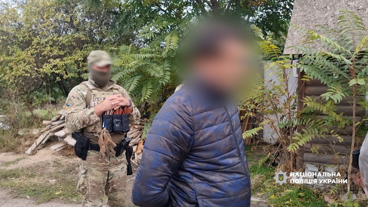 В Одещині затримали 45-річного чоловіка, який виготовив більше 50 кг канабісу та займався великомасштабними наркотичними оборудками.