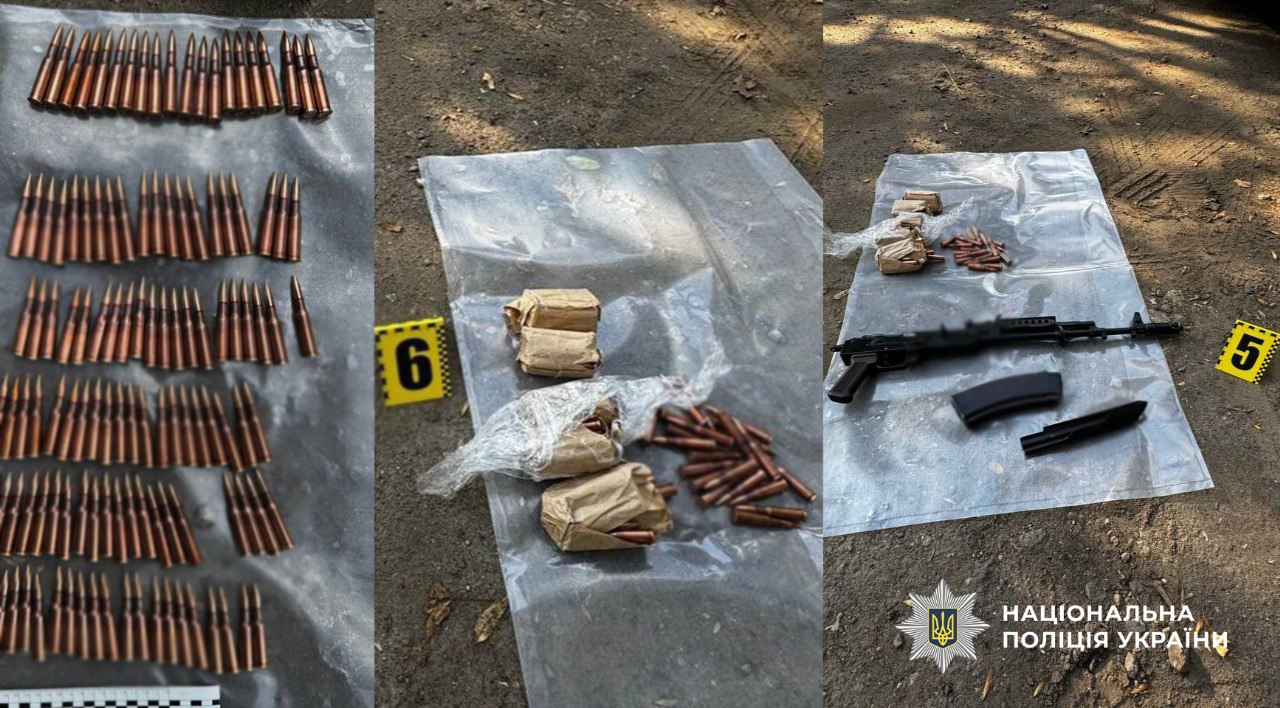 В Одеській області затримано трьох осіб за підозрою в illegal торгівлі вогнепальною зброєю та боєприпасами.