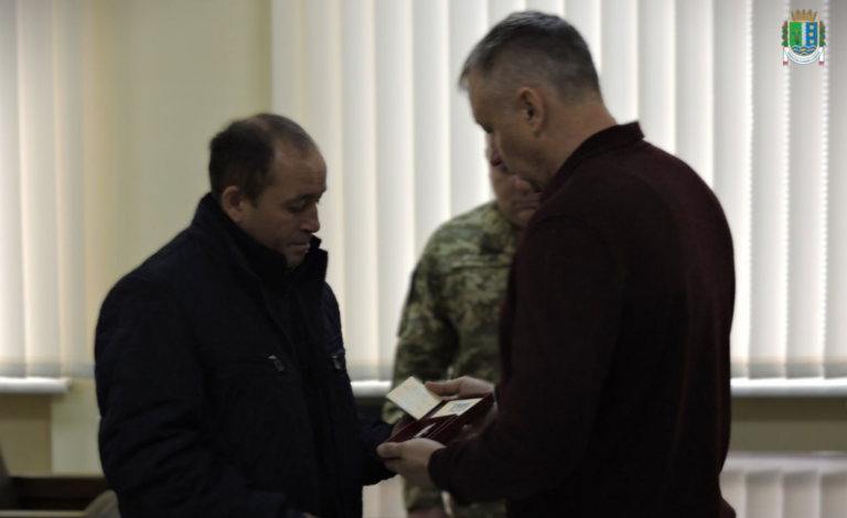 У Ізмаїльському районі посмертно вшанували захисника Андрія Пержу, удостоївши його ордена «За мужність» II ступеня.