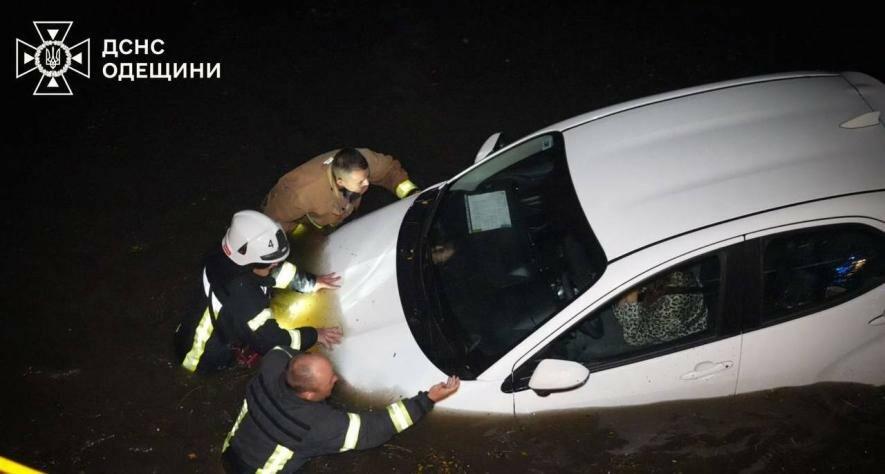 Негайно вивільніть вулиці від автівок! Усе про забуті автомобілі в Одесі.