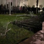 Грузинські митингувальники штурмують президентський палац замість участі у виборах.