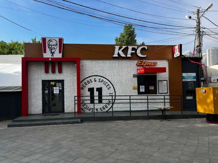 В Одесі ресторан KFC збурив хвилю скарг через бруд, неналежне обслуговування та випадки отруєння
