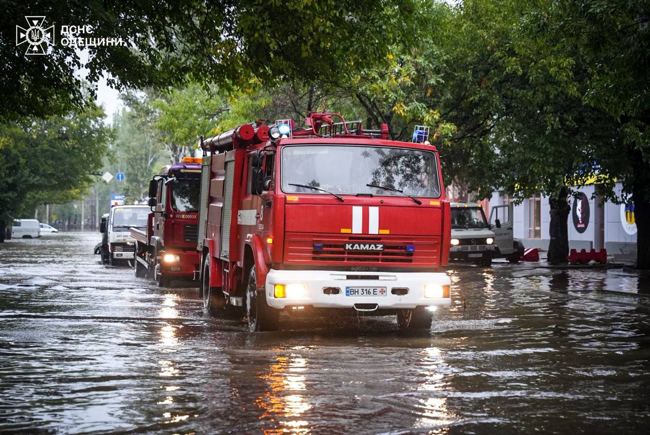 В Одесі рятувальники завершили пошукову операцію: число загиблих досягло 10 осіб.