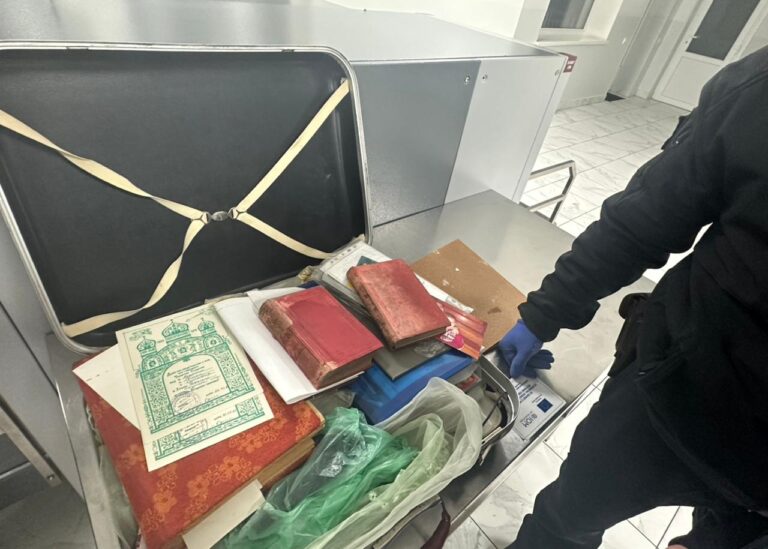 У контрольному пункті «Рені» прикордонники знайшли цінні старовинні видання.
