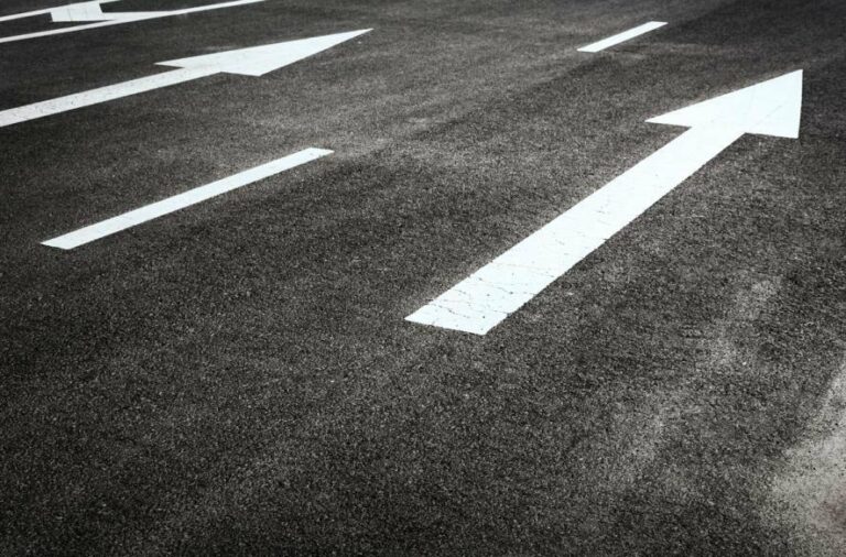 В Одесі через провал дороги на Люстдорфській тимчасово оновлено рух транспорту – дивіться карту.