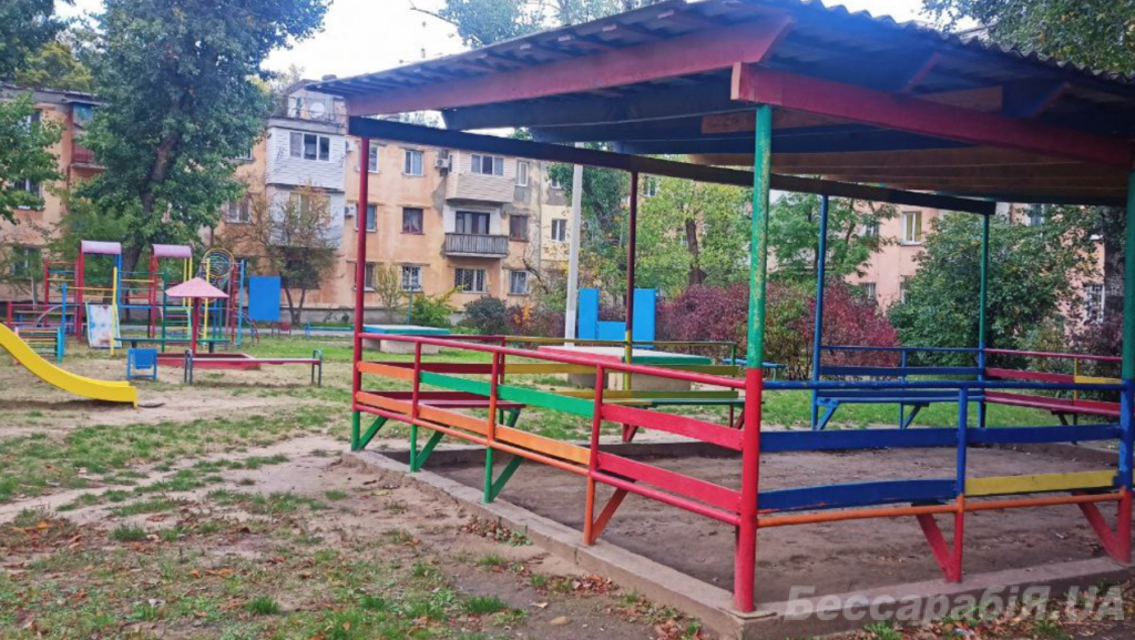 У Ізмаїлі на дитячому майданчику сталася трагедія: 37-річний чоловік втопився у власних переживаннях.