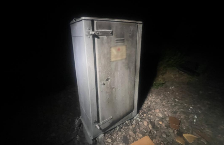 Молоді чоловіки з Одещини підпалили об’єкт Укрзалізниці за вказівкою російських спецслужб.