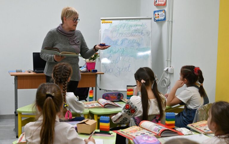 Вчителі з Росії активно приходять на зміну місцевим освітянам у школах тимчасово окупованих територій, – ЦНС