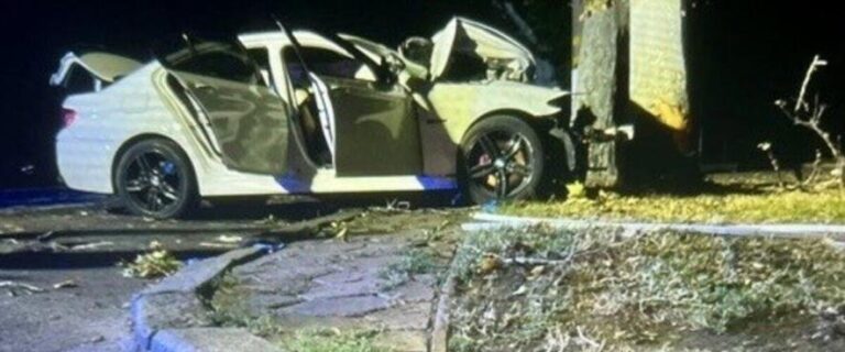 18-річний водій BMW врізався в дерево на вулиці Шевченка: загибель 20-річного пасажира.
