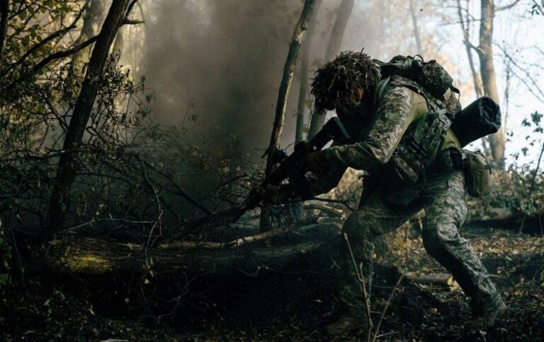 Фронтові події 17 листопада: 137 бойових зіткнень за добу