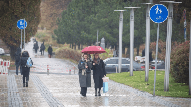 Завтра очікуються дощі в окремих регіонах — прогнози від Діденко