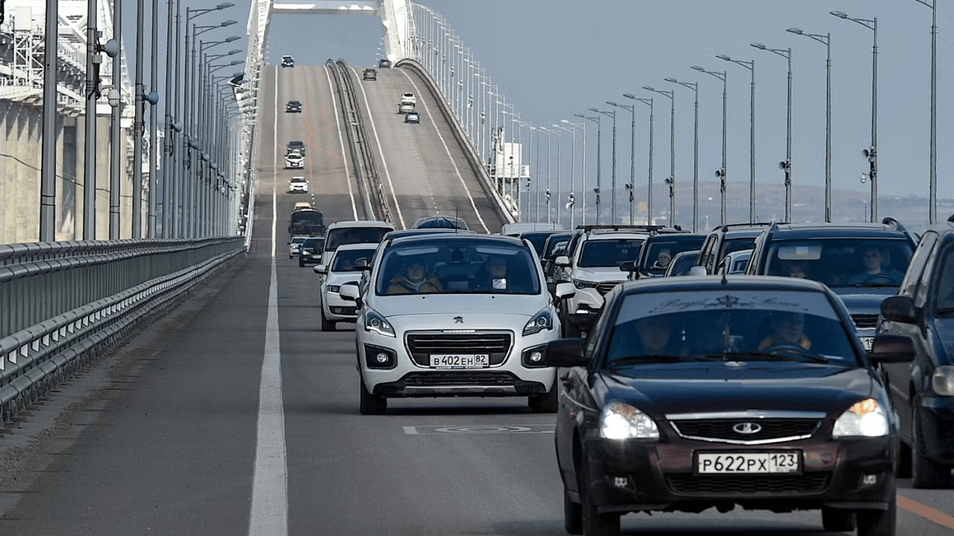 Кримський міст під новими обмеженнями: які автомобілі допускаються, а які ні