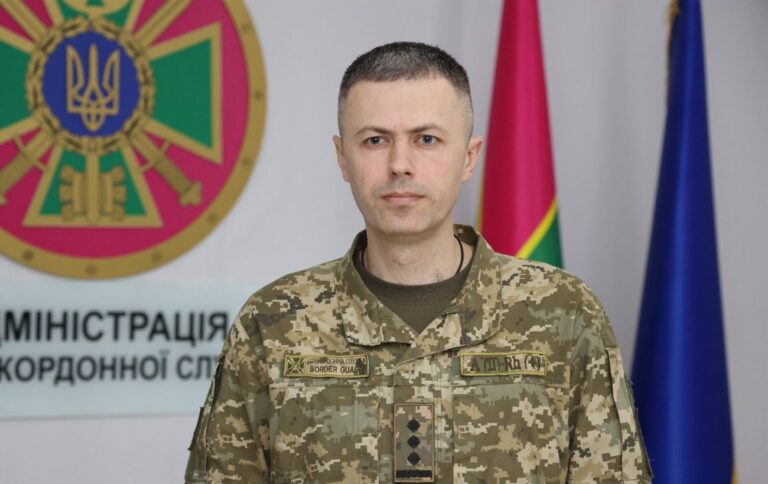 На Закарпатті встановлюють бетонні блоки поруч із кордоном