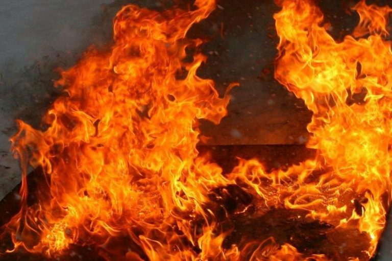 Під час пожежі в Одещині травмувалися двоє дітей у будинку, що спалахнув
