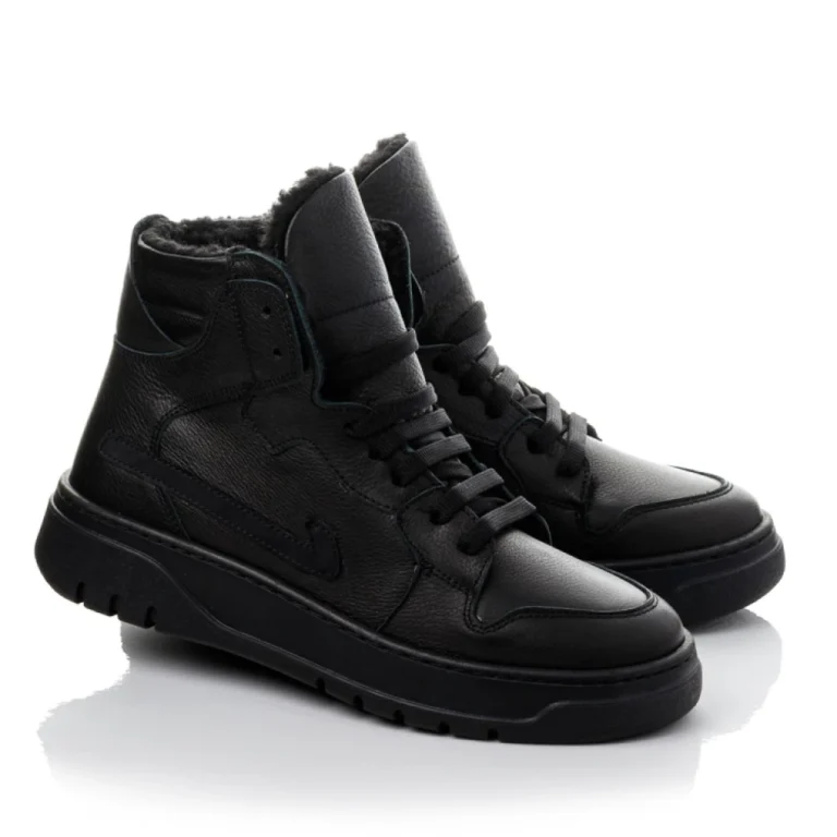 Тепло та стиль для маленьких ніжок: обираємо правильне зимове взуття