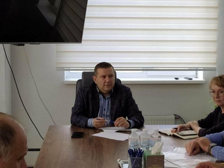 Неочікуване звільнення в Одеській мерії: директор меддепартаменту Нікогосян залишив посаду за угодою сторін