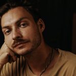 Ветеран з Аккермана, що пережив ПТСР і втрату брата, віднайшов зцілення у створенні авторських музичних інструментів