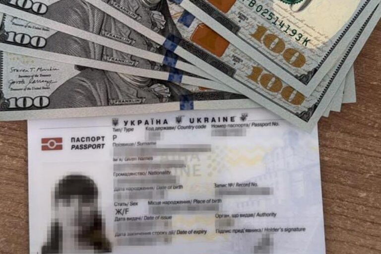 В Одеській області прикордонники отримали спробу хабаря у 500 доларів під виглядом “шоколадки”