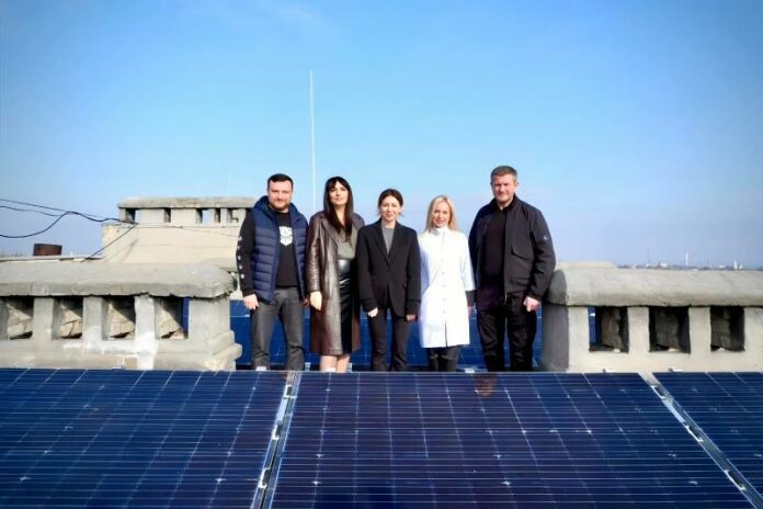 У Одеській області для дитячої лікарні запустили нову потужну сонячну електростанцію