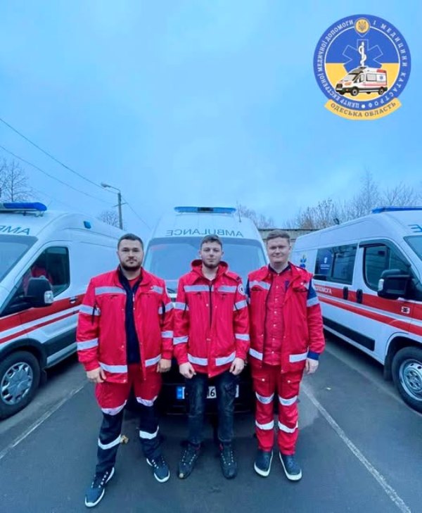 У Одеській області лікарі “швидкої” понад півгодини рятували життя жінки