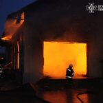В Одесі спалахнула велика пожежа: згоріла будівля площею 350 м², – ФОТО, ВІДЕО