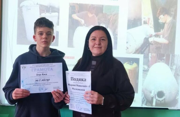 Учень Бессарабського ліцею разом із батьком модифікує бойлери у буржуйки для військових та стає переможцем обласного конкурсу