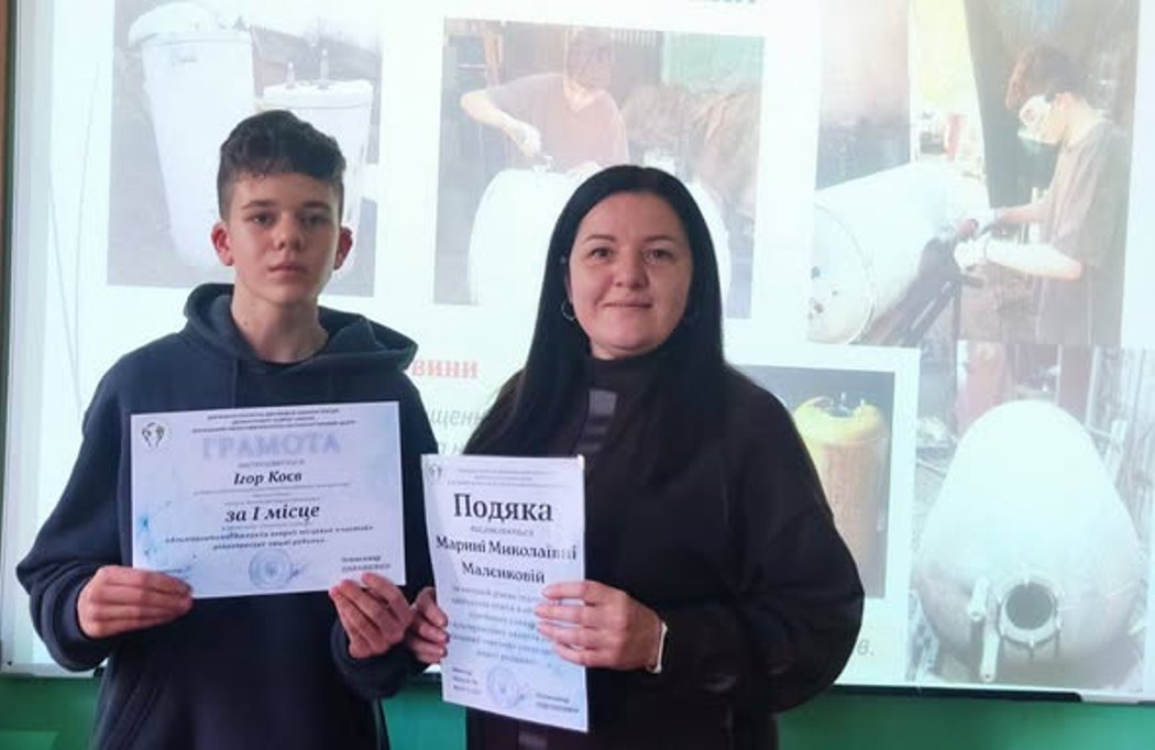 Учень Бессарабського ліцею разом із батьком модифікує бойлери у буржуйки для військових та стає переможцем обласного конкурсу