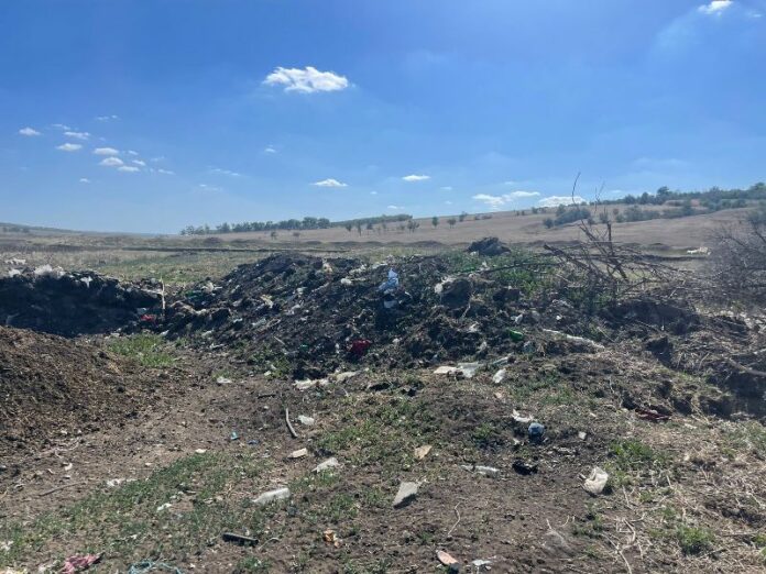 На берегах річки в Одеській області виявлено незаконні сміттєзвалища