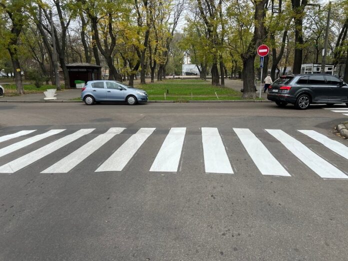В Одесі триває оновлення дорожньої розмітки