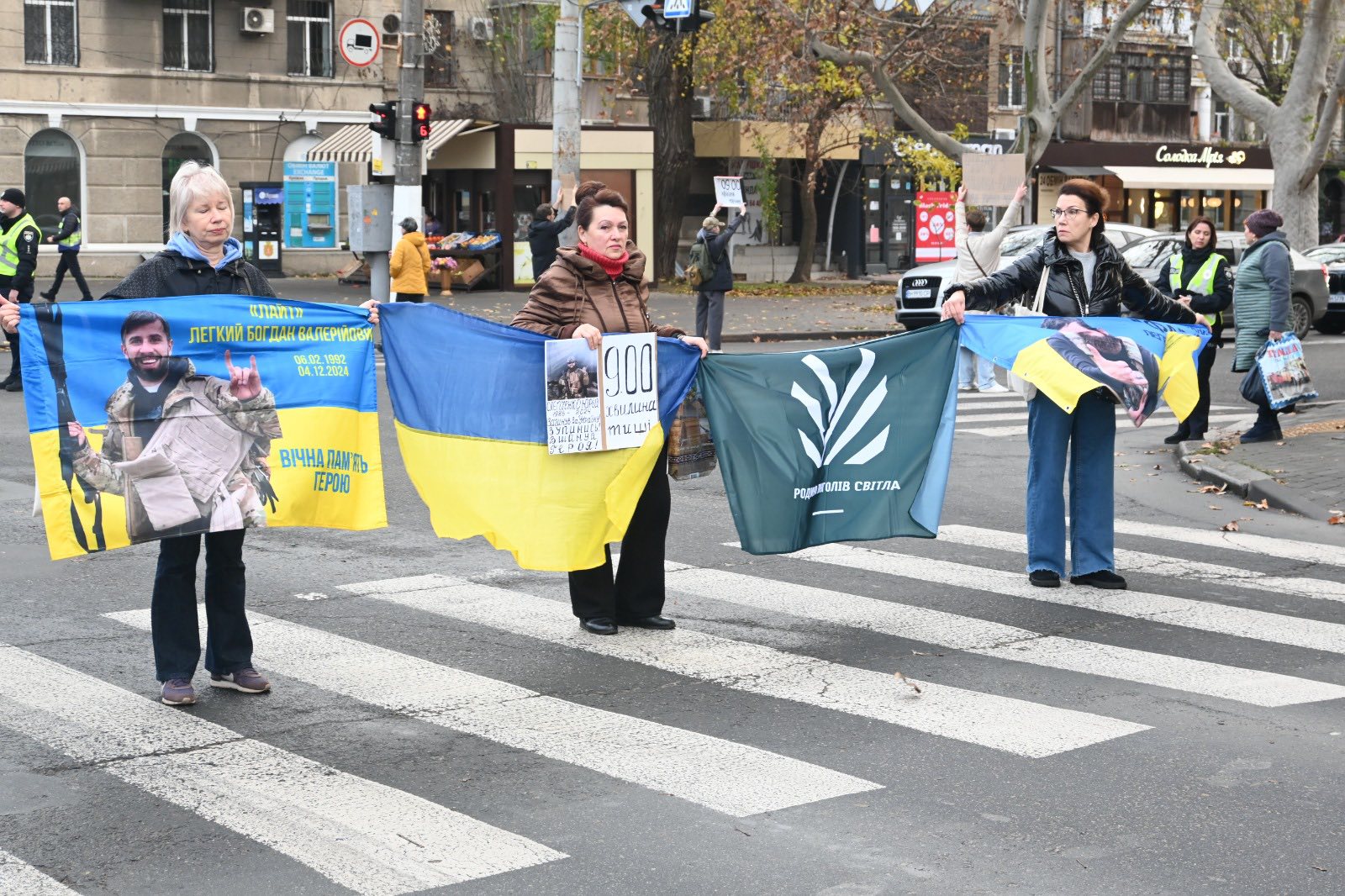 Одеса стала першим містом в Україні, де під час загальноукраїнської хвилини мовчання вмикають червоне світло світлофора