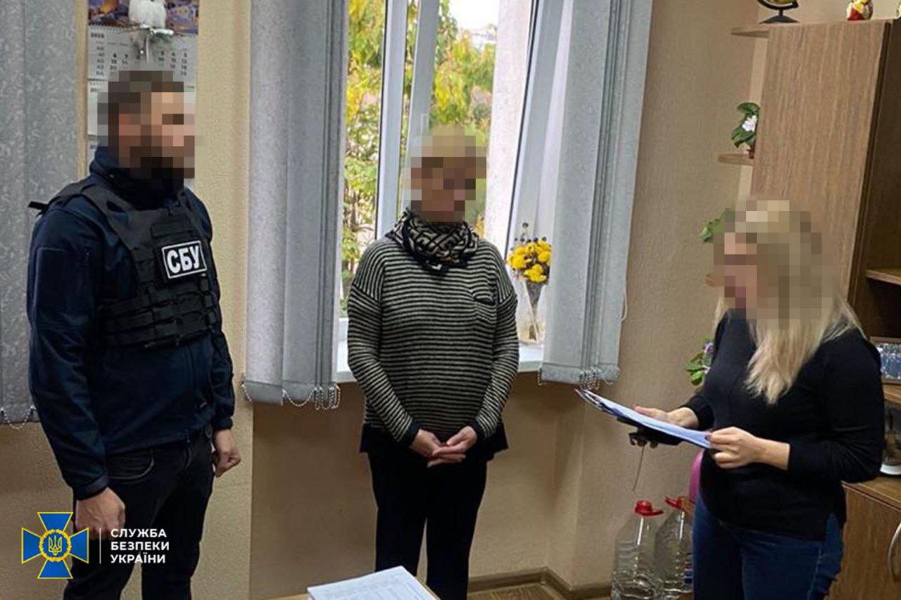 СБУ затримала посадовиць Одеської міськради, підозрюваних у вихвалянні Путіна