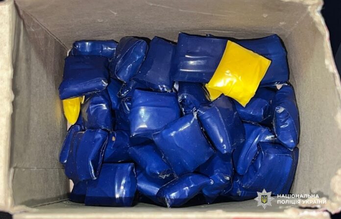 На Одещині жінка займалася поширенням небезпечної психотропної речовини