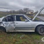 Легковик з вантажівкою стикнулися на мокрій дорозі Одещини: деталі інциденту з фотографіями