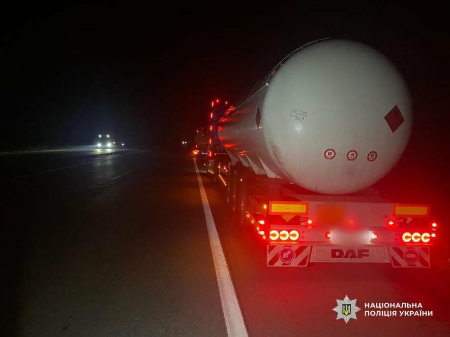 Ужасаюча подія на Одещині: чоловіка на смерть затиснули три фури, – ФОТО