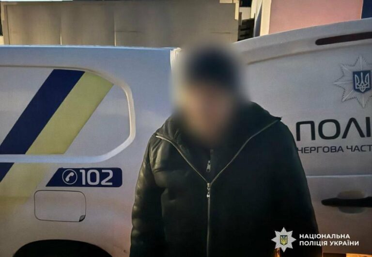 В Одещині чоловік спробував вбити знайому ножем через відмову в алкоголі, – ФОТО