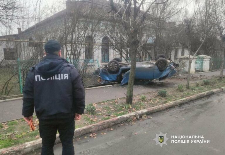 У Одещині п’яний водій у стані СЗЧ втік від поліції та врізався в жінку з дитячим візком – ФОТО