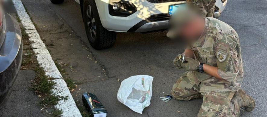 Одесит заарештований за торгівлю гранатами, крадіжку телефонів та зберігання наркотиків