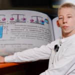 У Одесі підліток з ДЦП створив підручник з фізики для вчителів