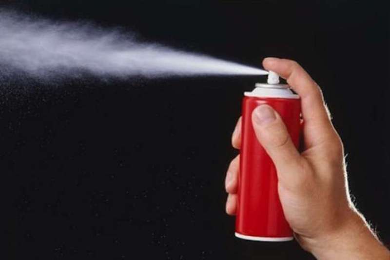 Одеська жінка, захищаючи чоловіка, вдарила військового газовим балончиком