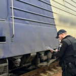 Поїзд у Одесі на залізничній станції збив чоловіка, який втратив ногу