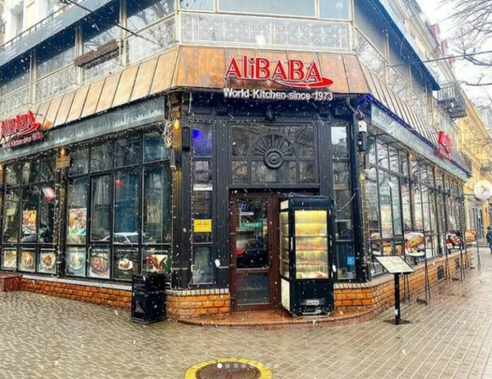 У ресторані Одеси нетвереза жінка влаштувала гучний скандал