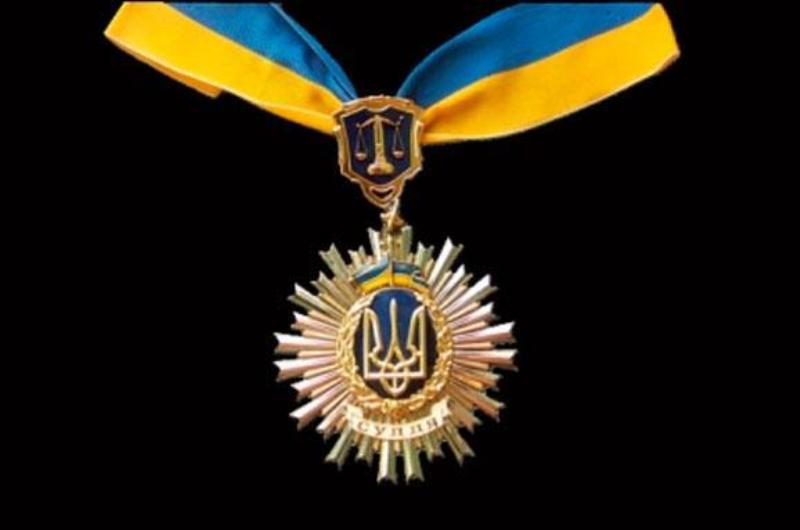 Одеський кранівник, що фіксував військові кораблі та публікував їх у мережі, отримав умовний термін