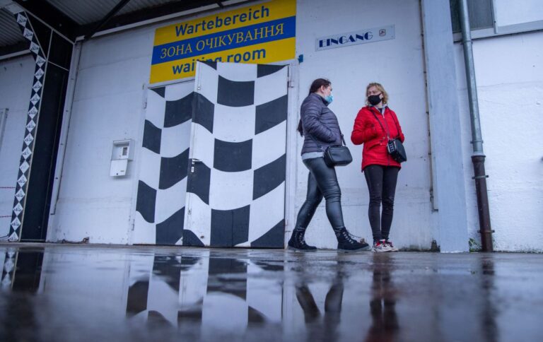 Німеччина скорочує підтримку для біженців з України, згідно з BILD