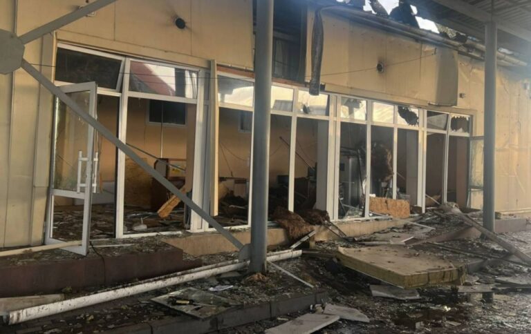 Пункт пропуску Орлівка на румунському кордоні закритий, нові фото