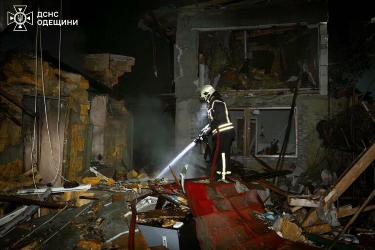 Удар по Одесі: постраждали дитина та чотири дорослі, значні руйнування, – ФОТО, ВІДЕО
