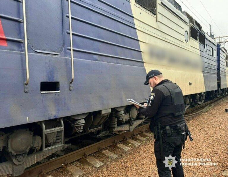 Залізнична катастрофа в Одесі: поїзд наїхав на 41-річного чоловіка