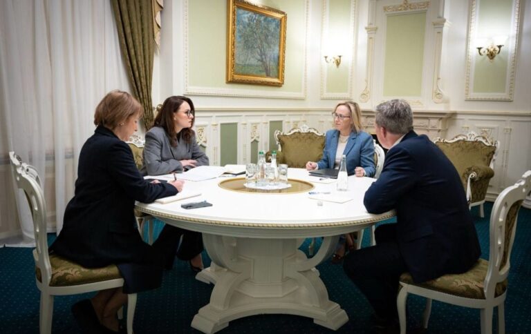 Свириденко провела зустріч з міністром Сухопутних військ США 20 листопада